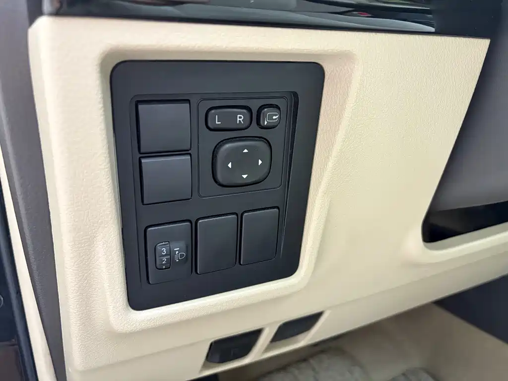 Toyota Prado (Import) — миниатюра 7