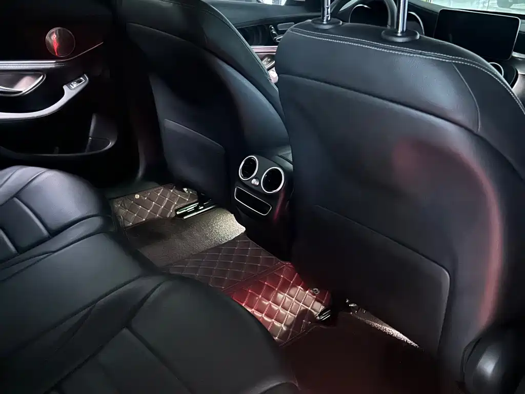 Mercedes-Benz C-Class — миниатюра 7
