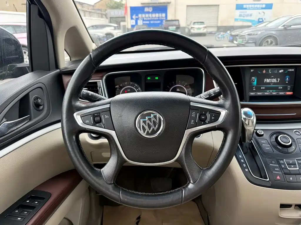 Buick GL8 — миниатюра 5