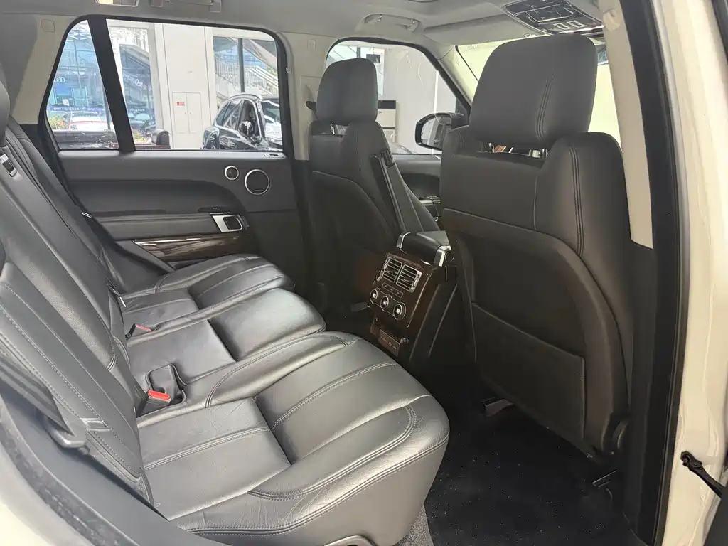 Land Rover Range Rover — миниатюра 7