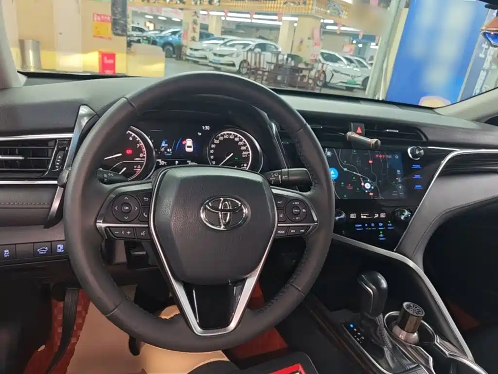 Toyota Camry — миниатюра 10