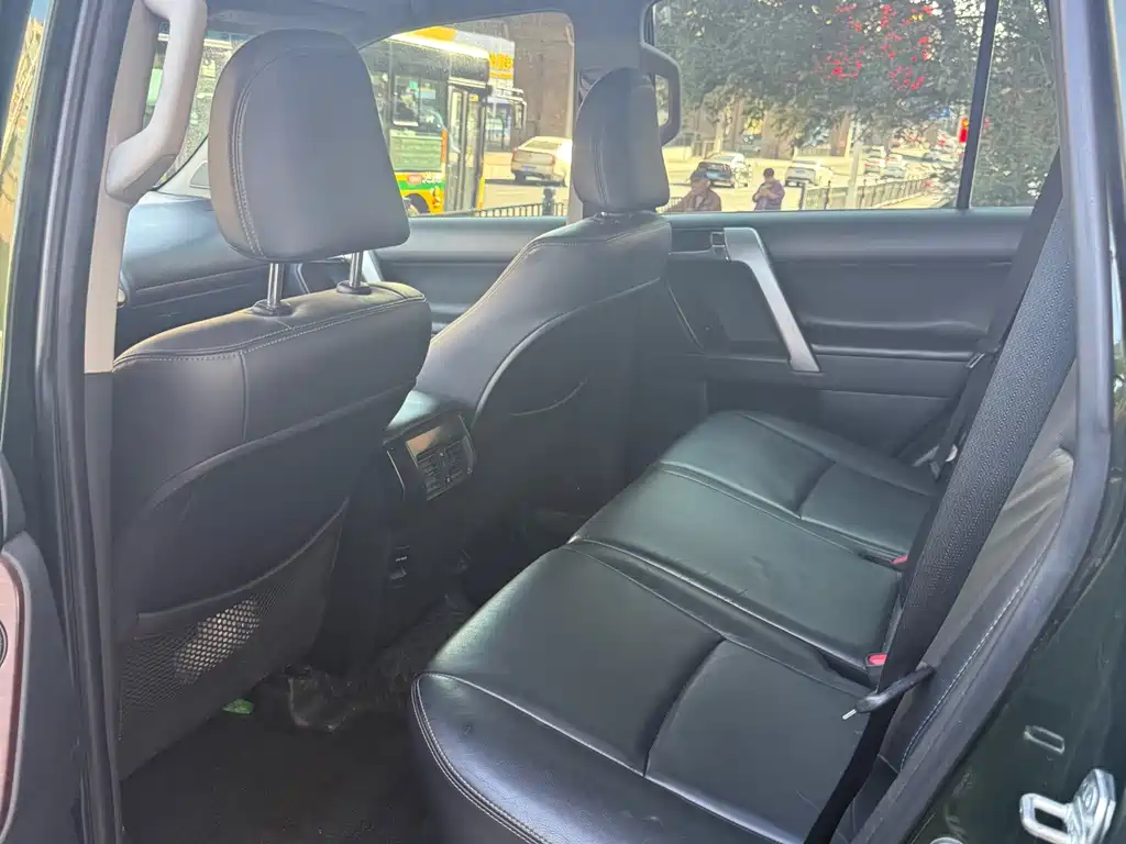 Toyota Prado — миниатюра 8