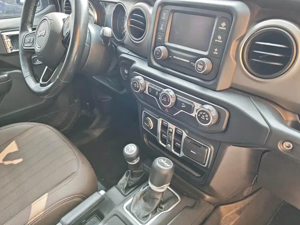 Jeep Wrangler — миниатюра 15