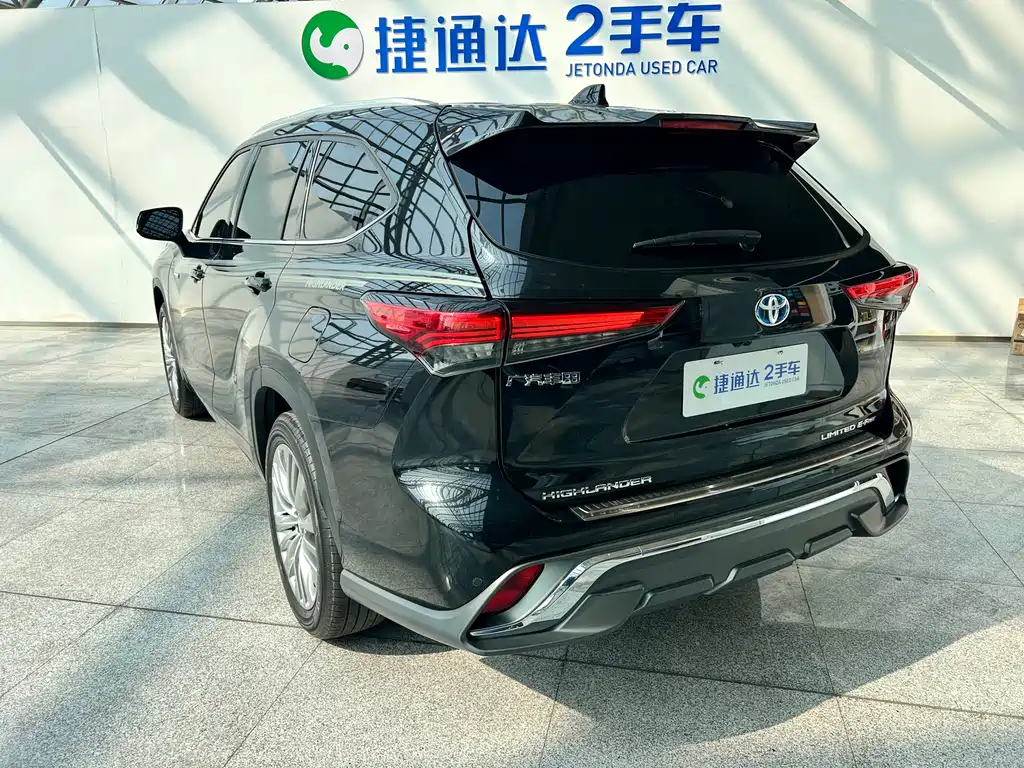 TOYOTA HIGHLANDER