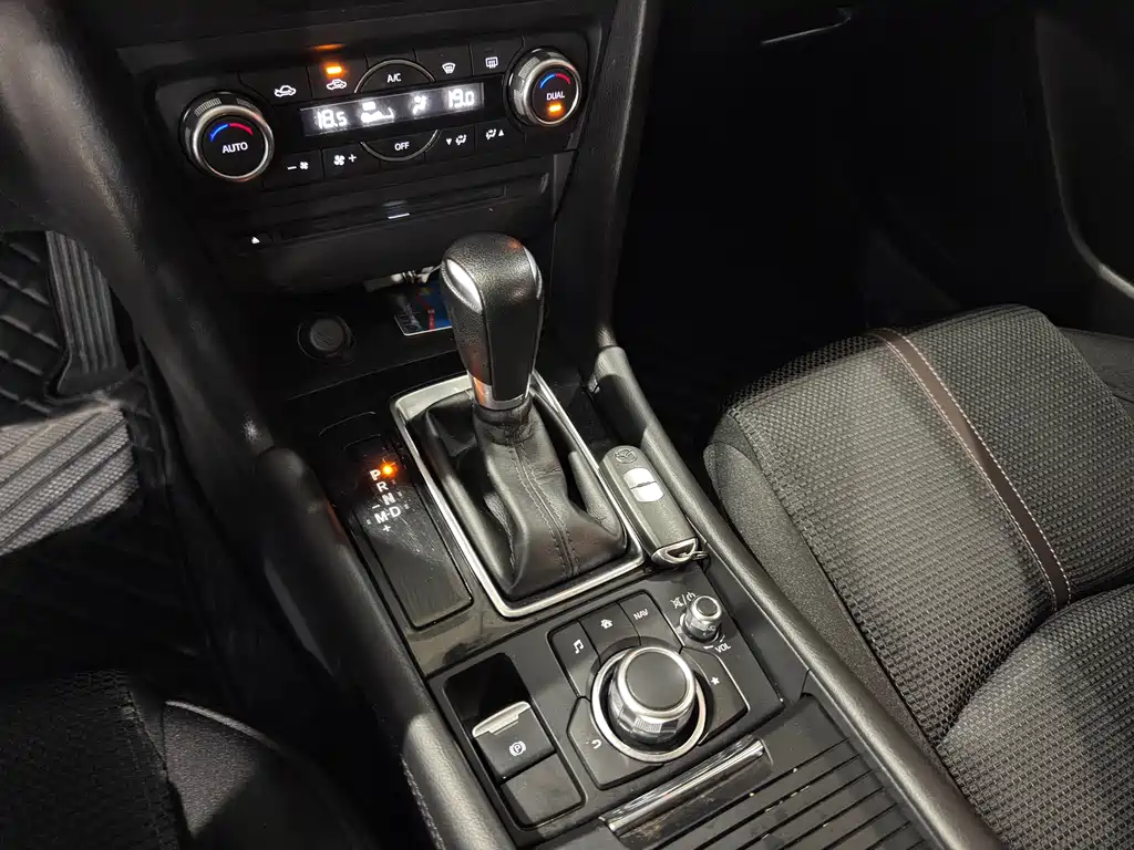 Mazda 3 Axela — миниатюра 15