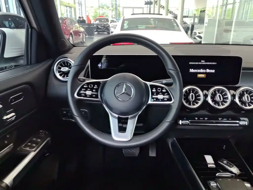 Mercedes-Benz GLB — миниатюра 15