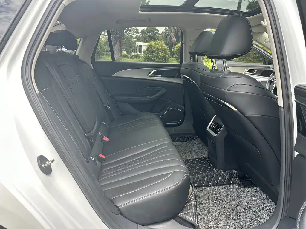 Hongqi Hongqi H5 — миниатюра 15