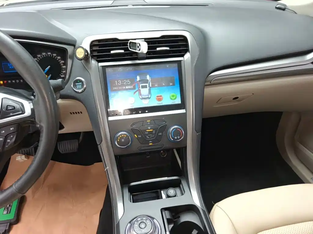 Ford Mondeo — миниатюра 13