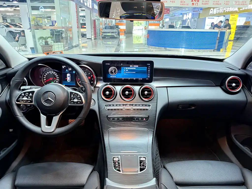 Mercedes-Benz C-Class — миниатюра 9