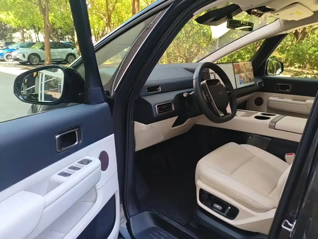 Li Auto Li MEGA — миниатюра 16