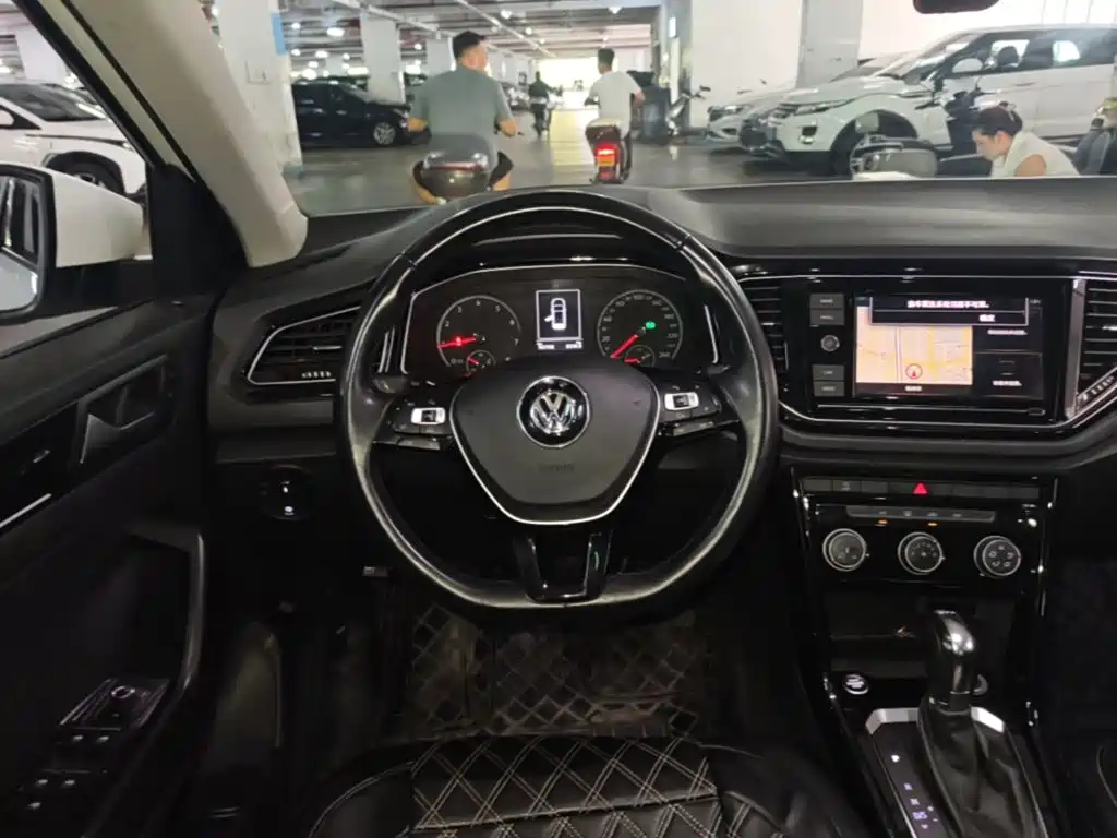 Volkswagen T-Roc — миниатюра 11