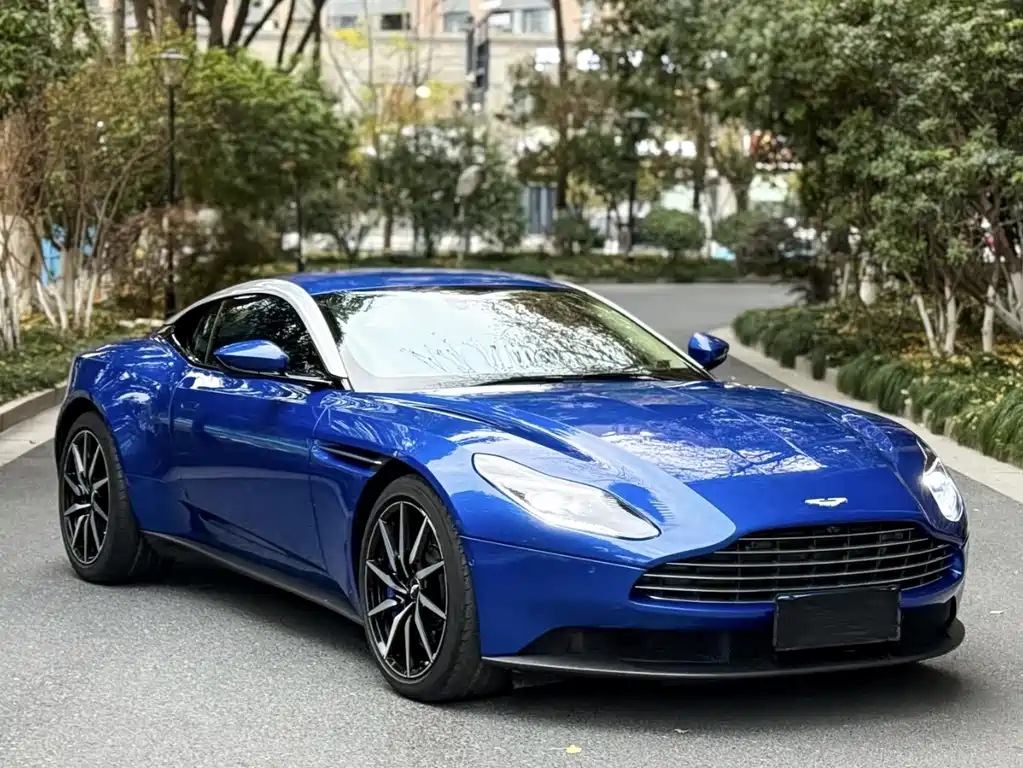 Aston Martin DB11 — миниатюра 3