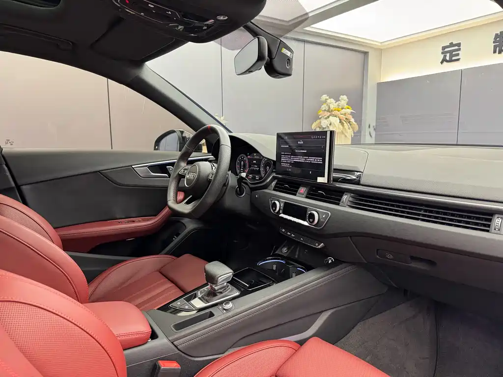 Audi A4L 2025 200 Enjoy 40 TFSI Luxury