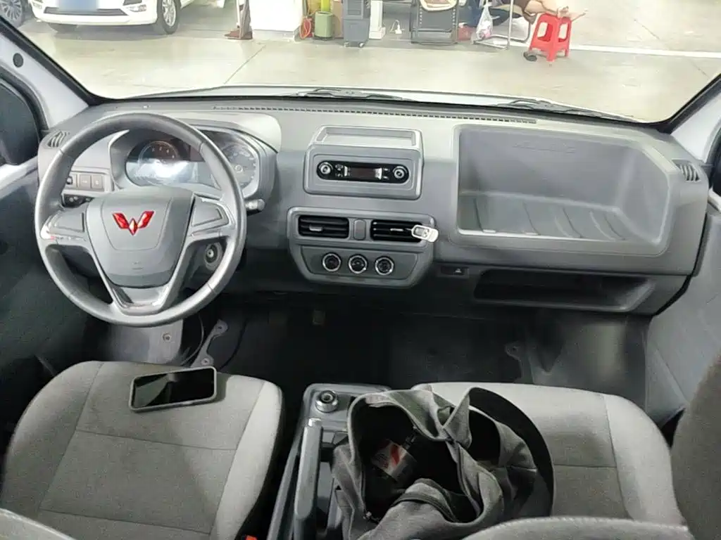 Wuling Yangguang — миниатюра 10