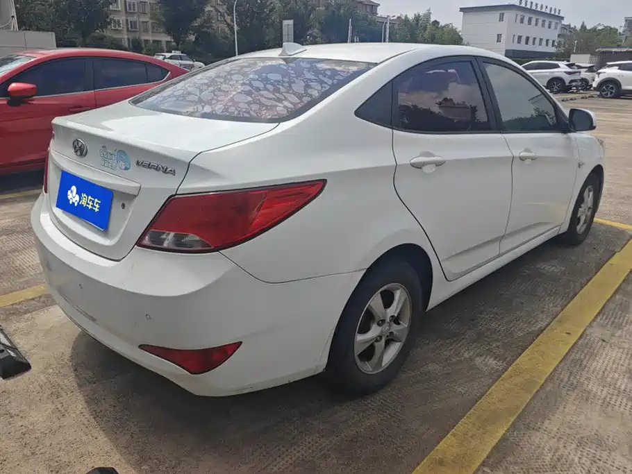 Hyundai Verna — миниатюра 3