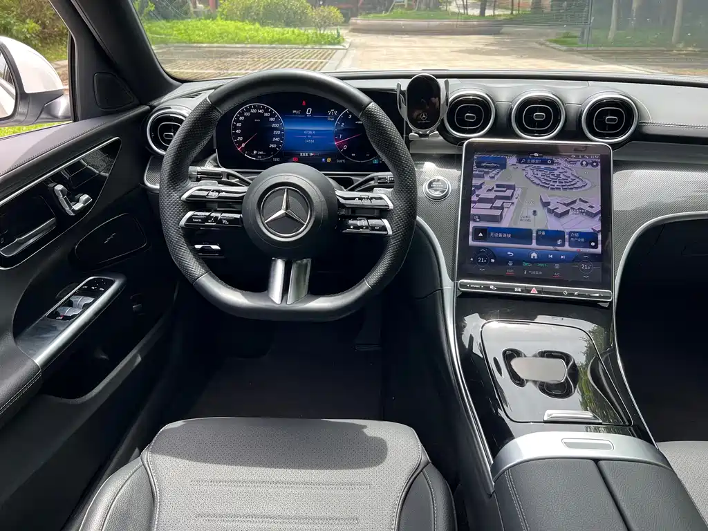 Mercedes-Benz C-Class — миниатюра 16