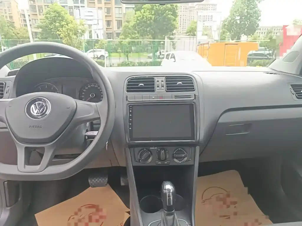 Volkswagen Polo — миниатюра 13