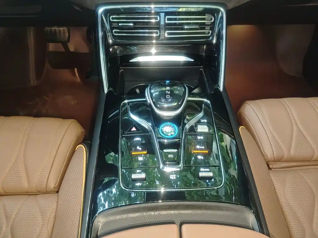 BYD Tang New Energy — миниатюра 14
