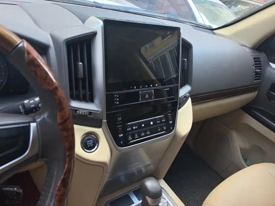 Toyota Land Cruiser — миниатюра 13
