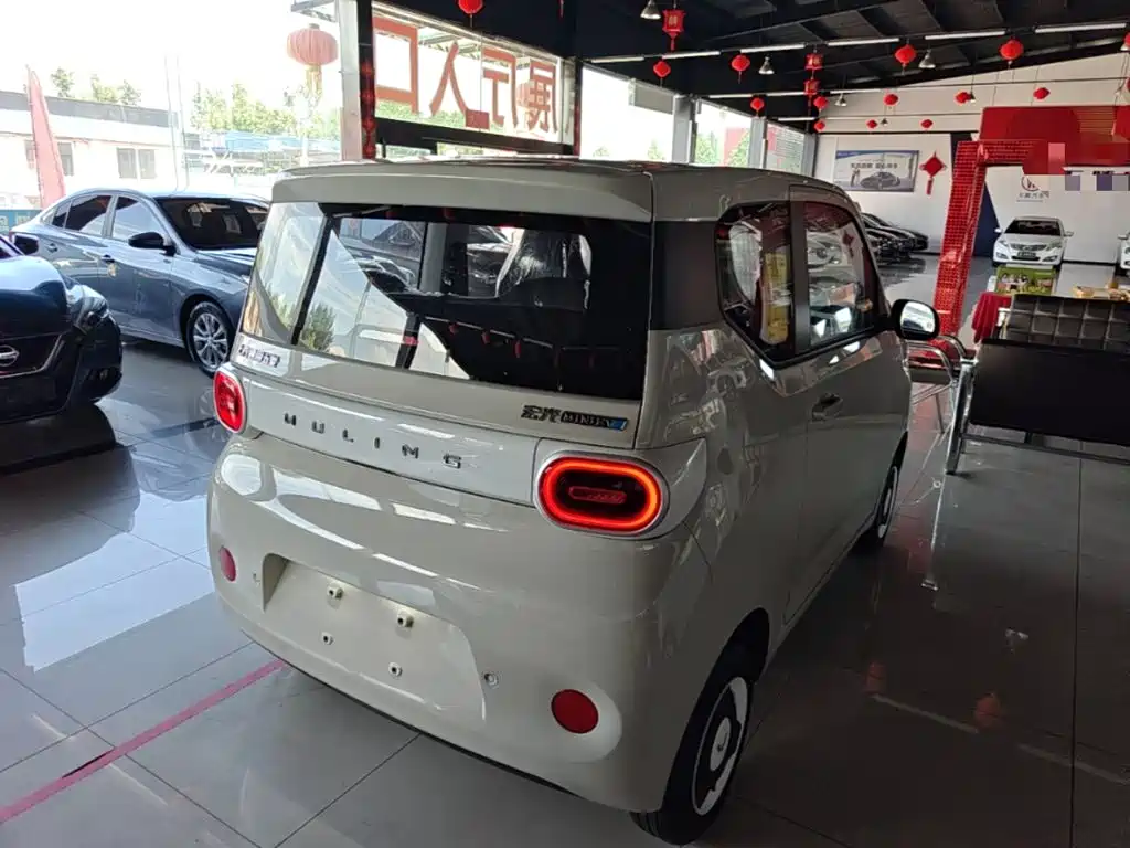 Wuling MINIEV — миниатюра 7