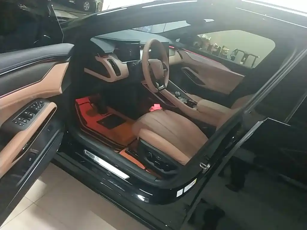 BYD L EV — миниатюра 16