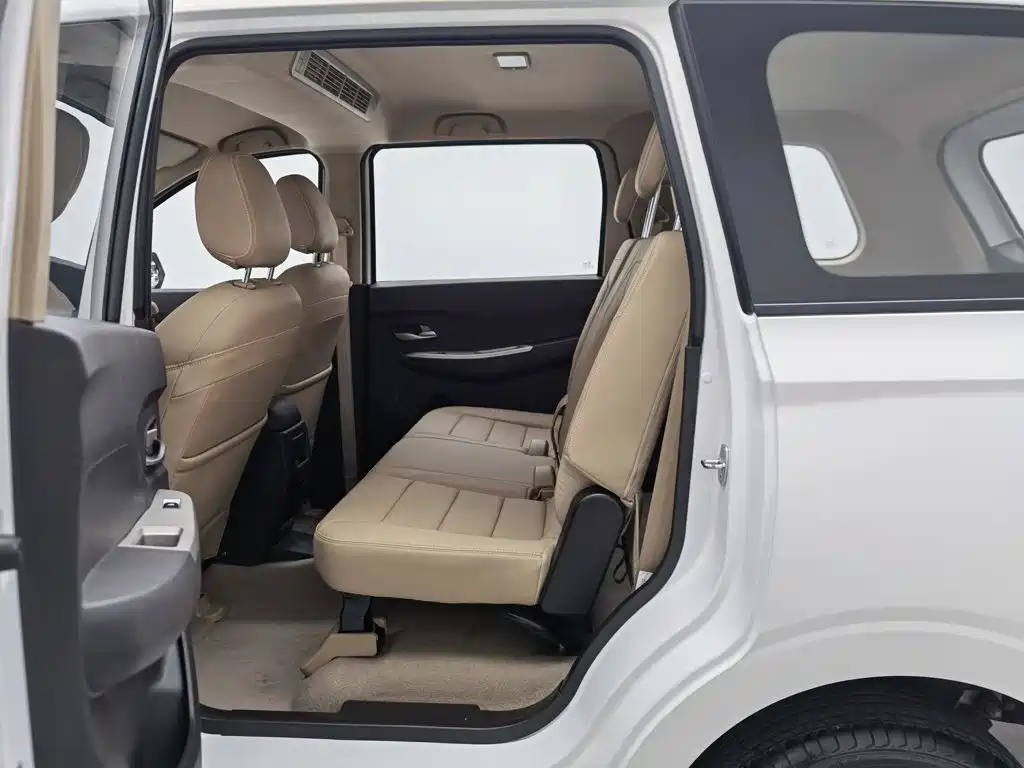 Wuling Hongguang — миниатюра 15