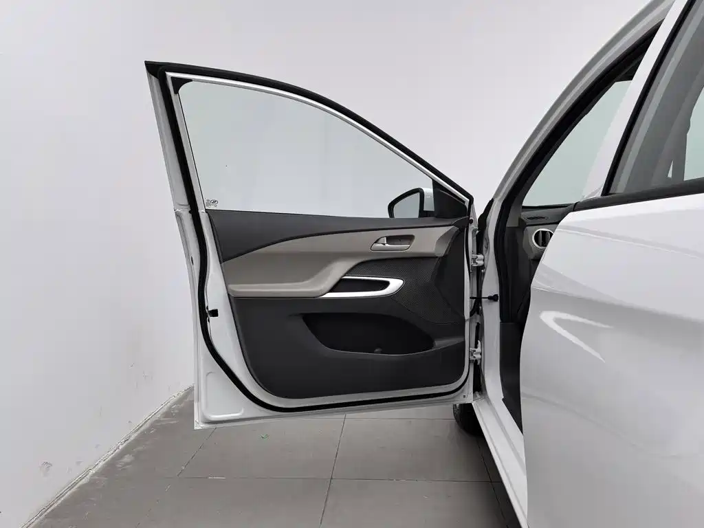 Chevrolet Sail — миниатюра 8