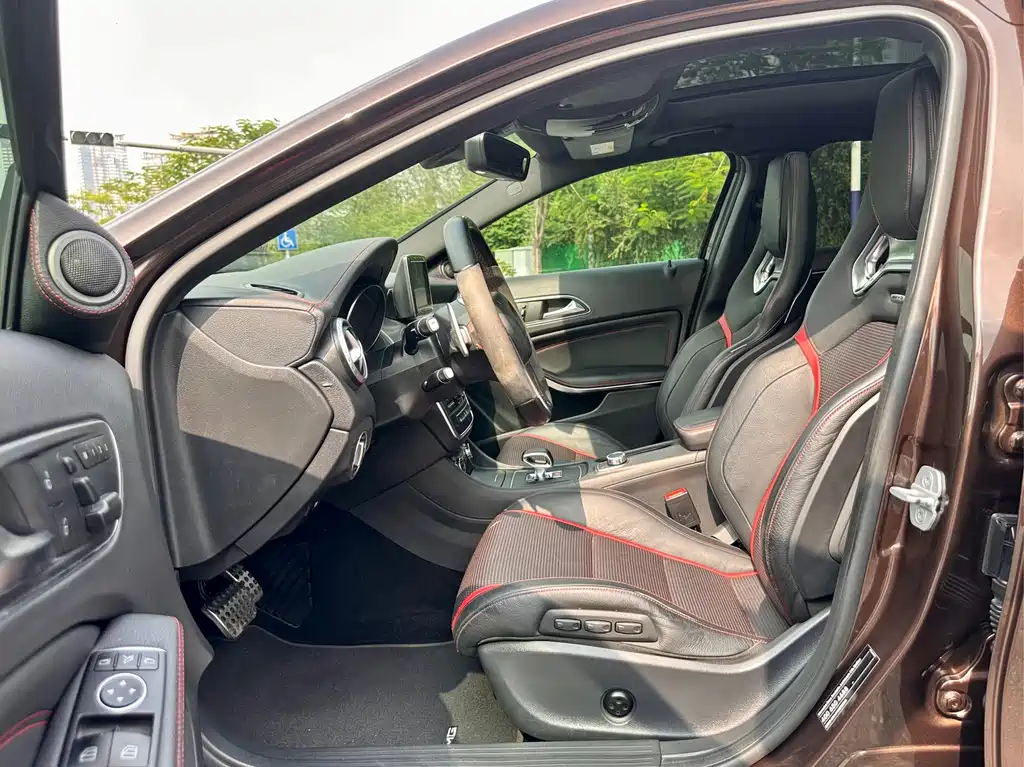 Mercedes-Benz GLA AMG — миниатюра 7