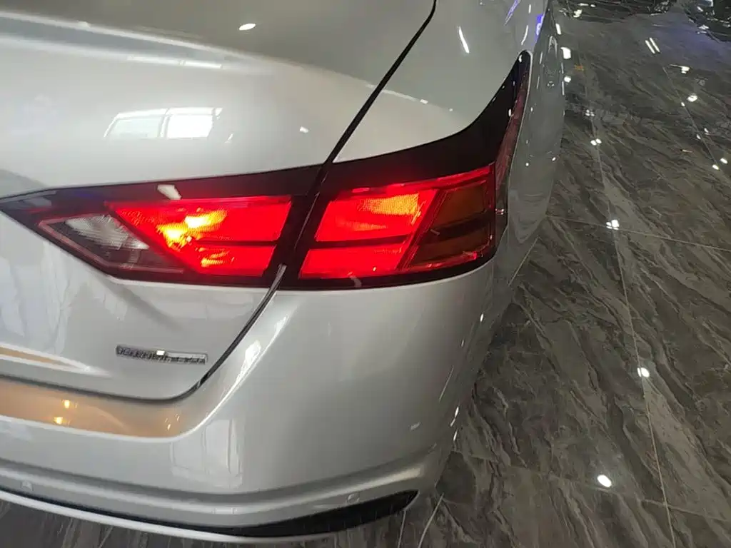 Nissan Teana — миниатюра 8