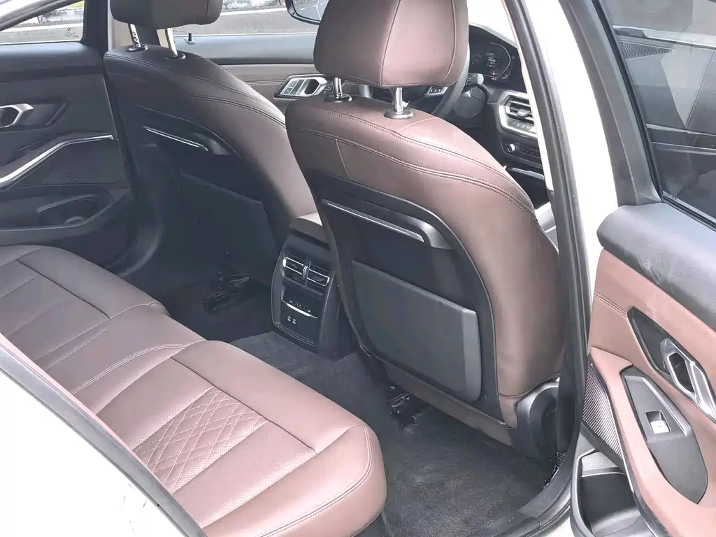 BMW 3 Series — миниатюра 12
