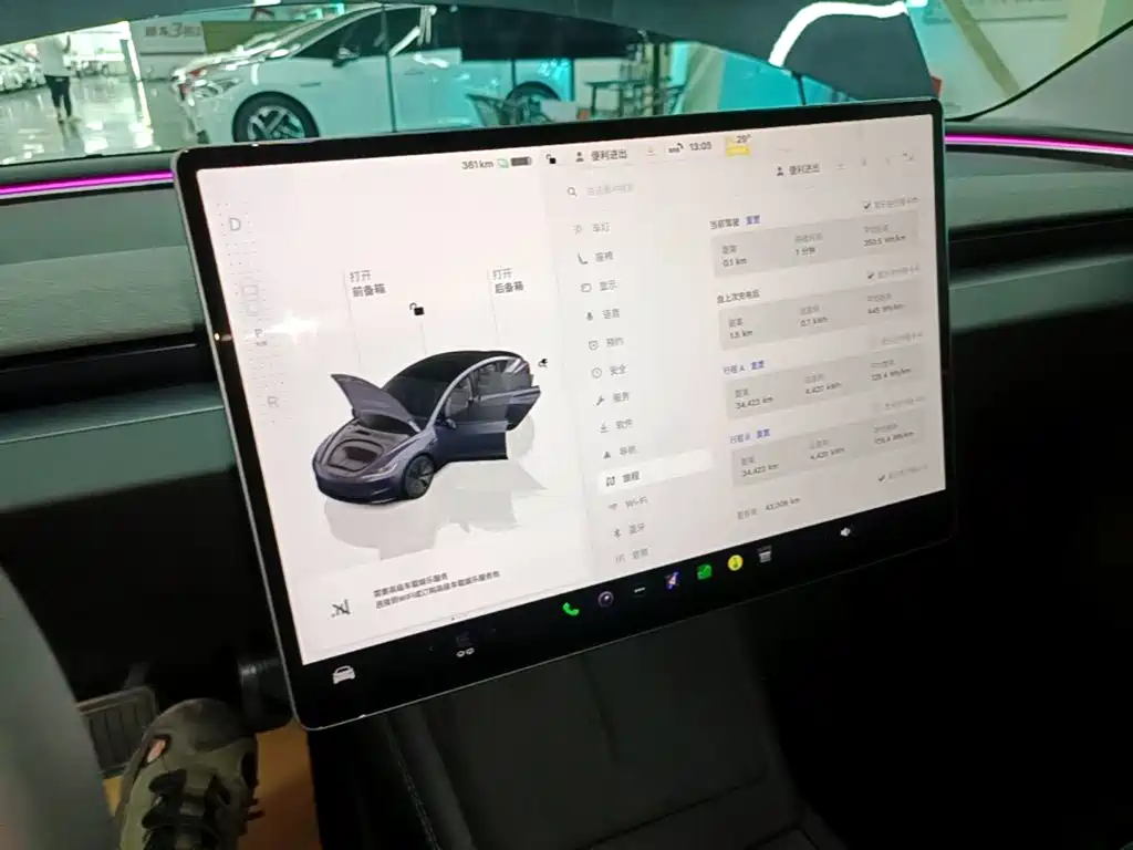 Tesla Model 3 — миниатюра 13