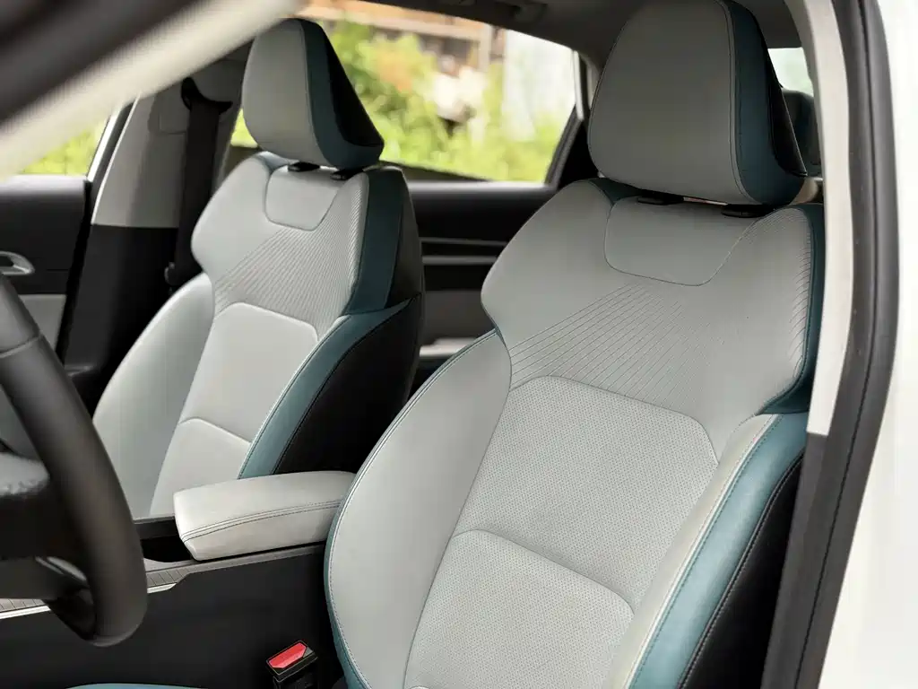 Geely Emgrand — миниатюра 10