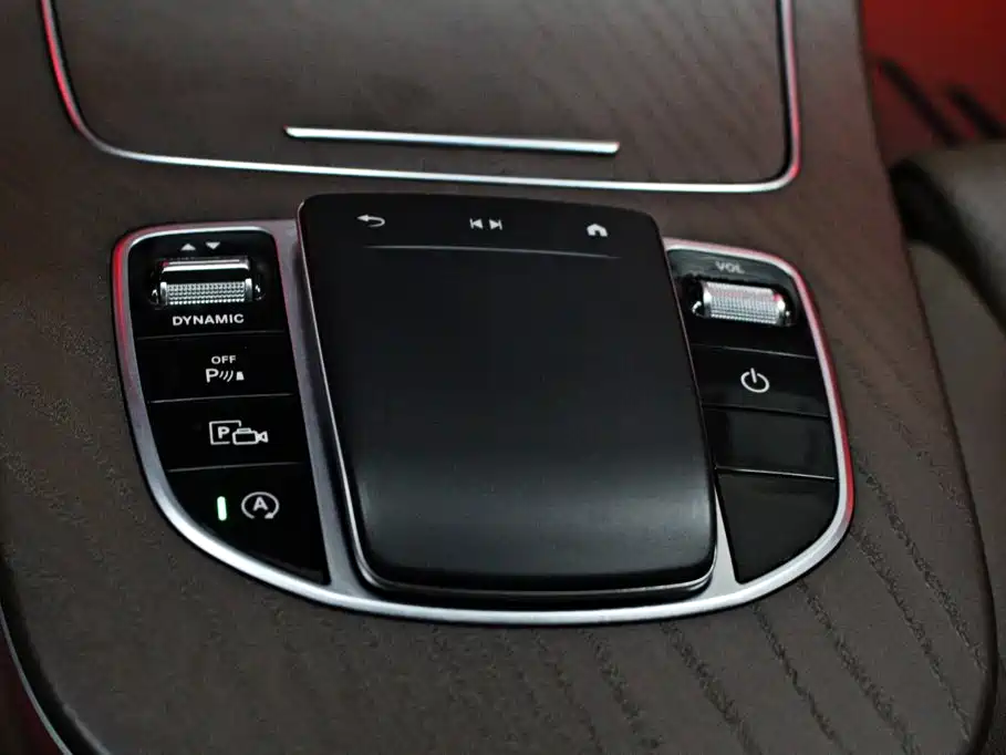 Mercedes-Benz E-Class — миниатюра 7