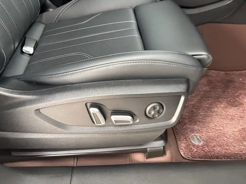 Audi Q5L — миниатюра 26