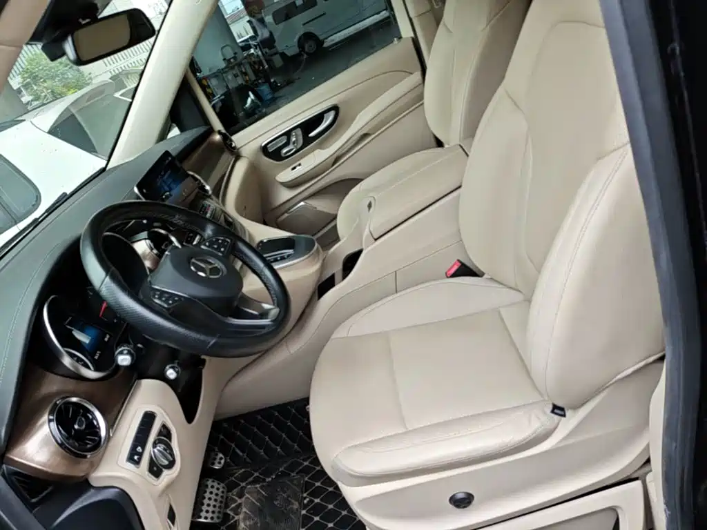 Mercedes-Benz V-Class — миниатюра 15