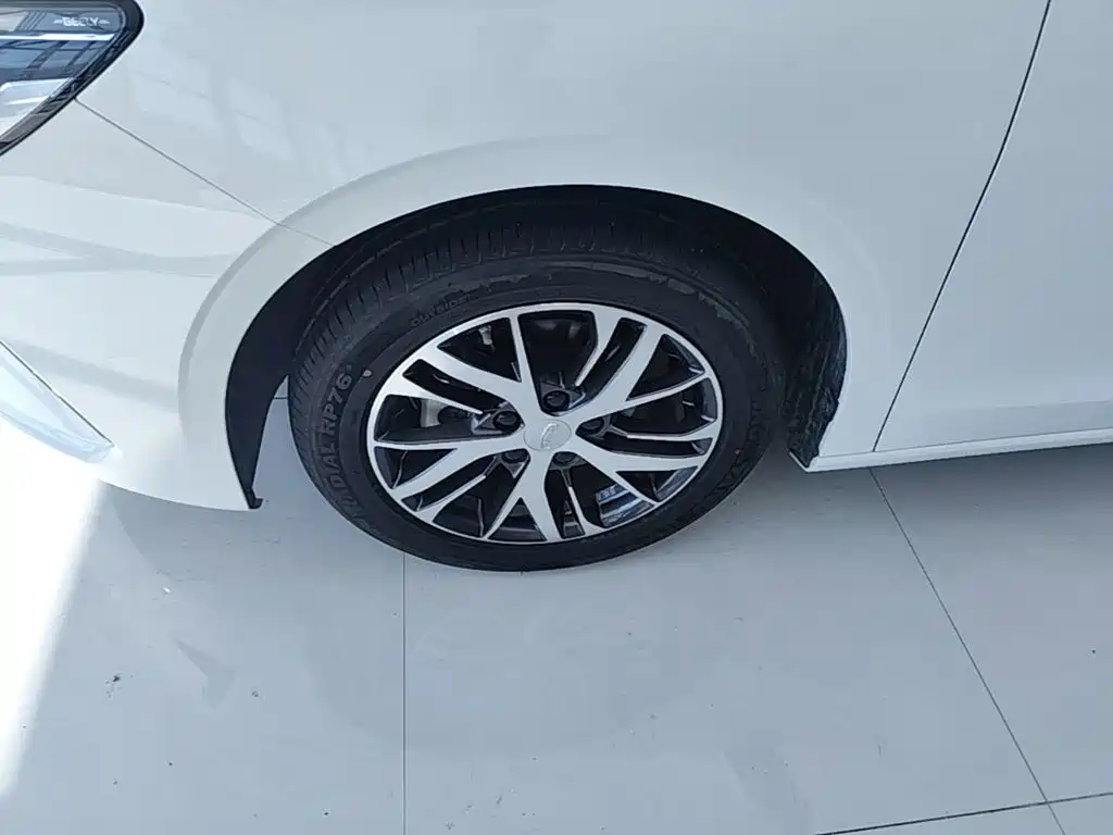 Geely Emgrand — миниатюра 23