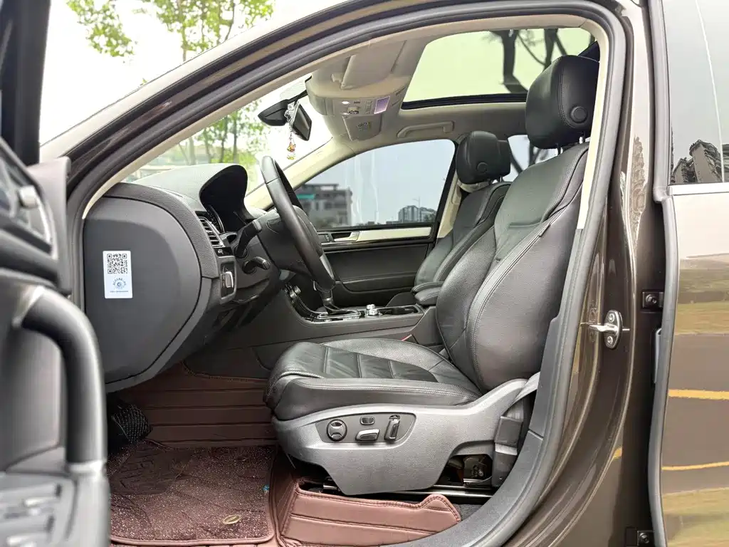 Volkswagen Touareg — миниатюра 2
