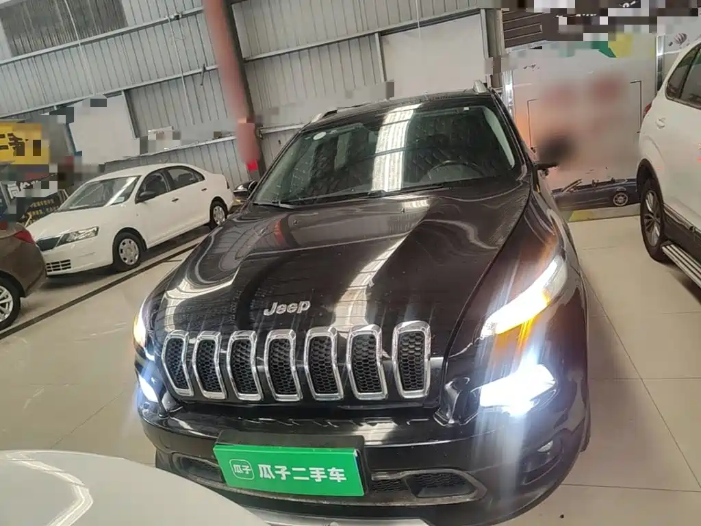 Jeep Cherokee — миниатюра 3