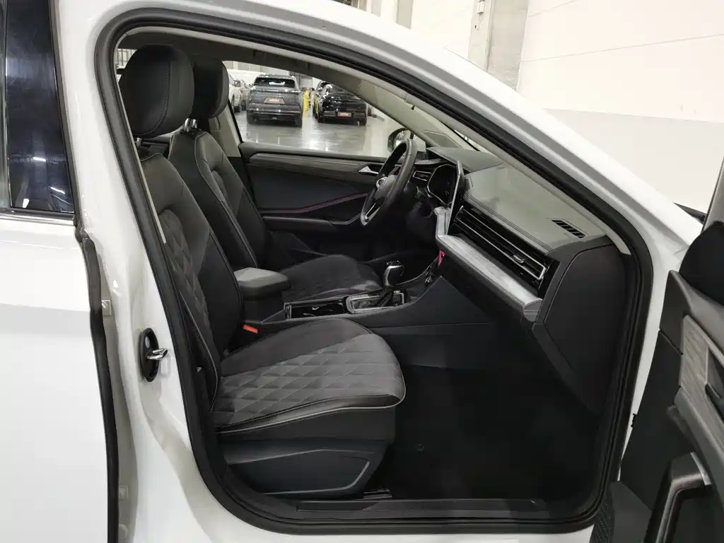 Volkswagen Sagitar — миниатюра 23