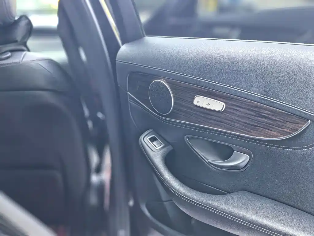 Mercedes-Benz C-Class — миниатюра 18