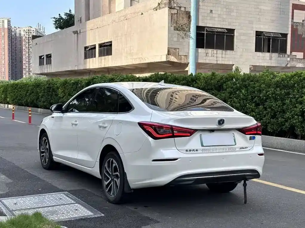 Changan Eado New Energy — миниатюра 6