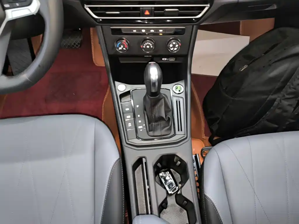 Volkswagen Lavida — миниатюра 14