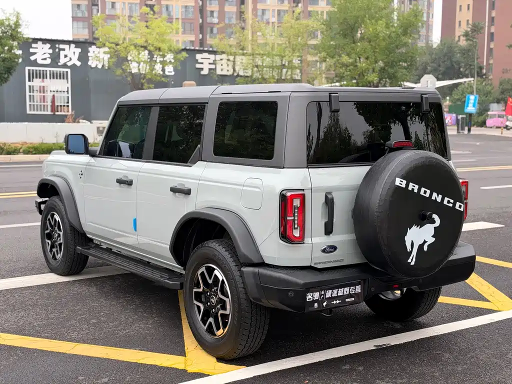 Ford Bronco — миниатюра 4
