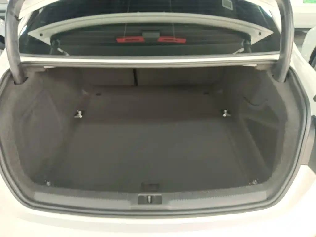 Audi A4L — миниатюра 15