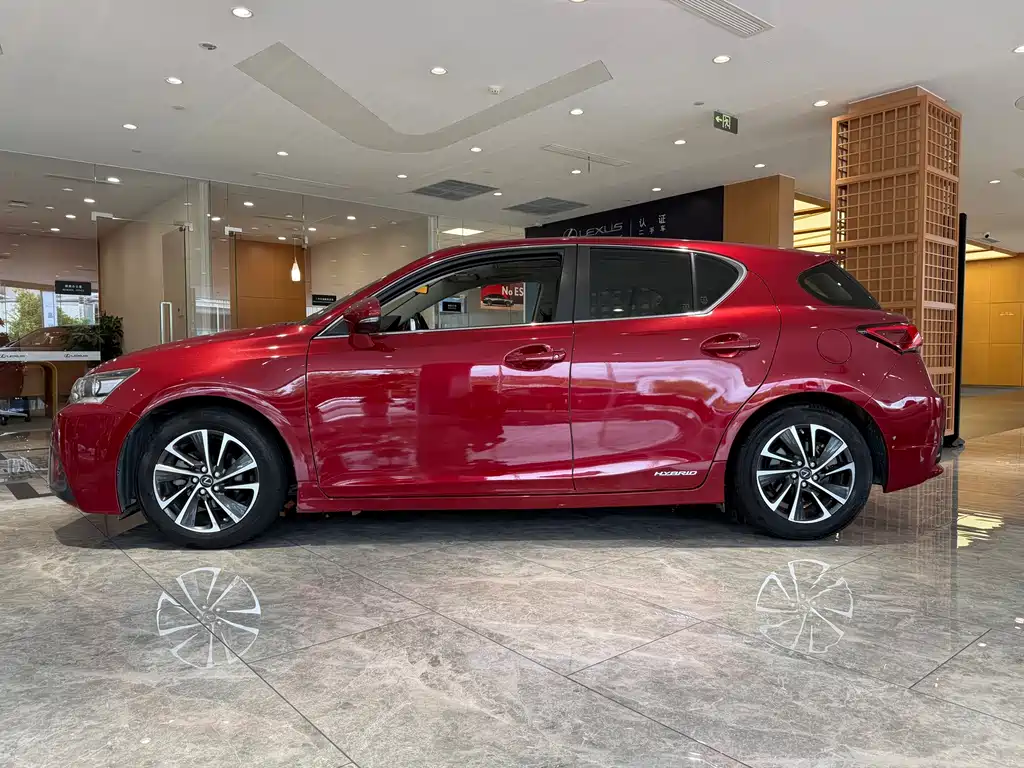 Lexus CT — миниатюра 3