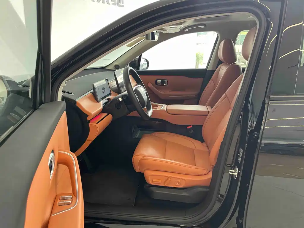 Leapmotor C16 2026 280 6 мест