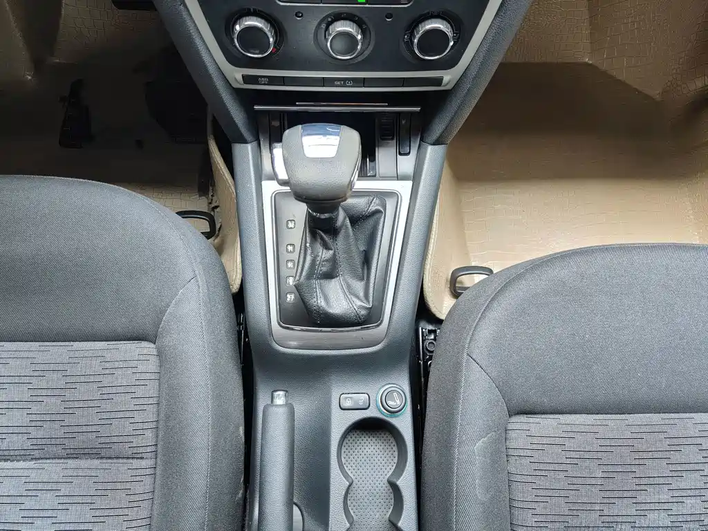 Skoda Octavia — миниатюра 12