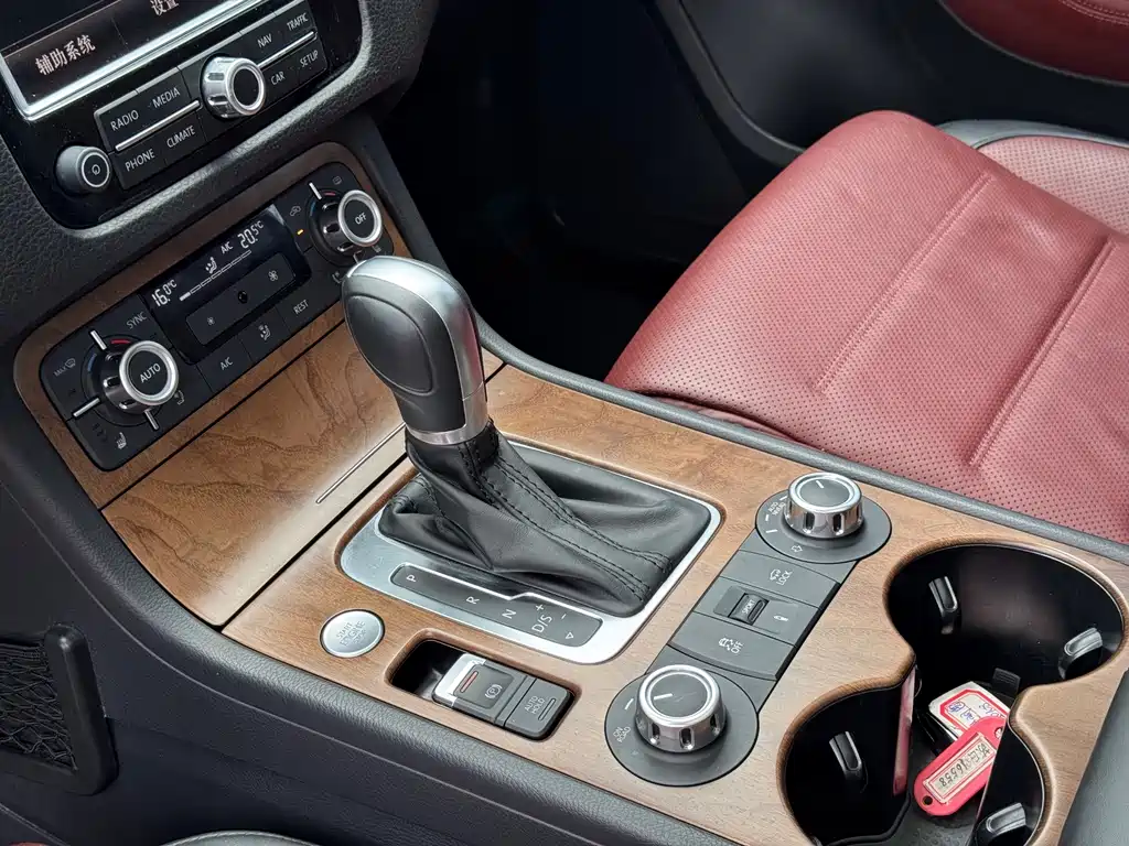 Volkswagen Touareg — миниатюра 9