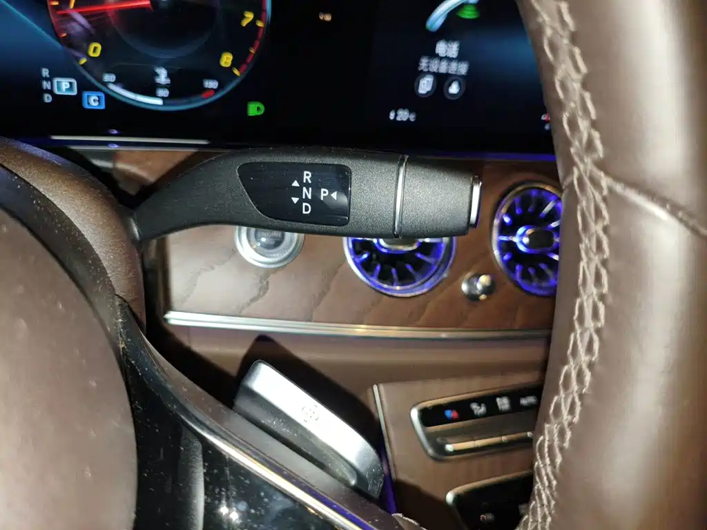 Mercedes-Benz E-Class — миниатюра 15