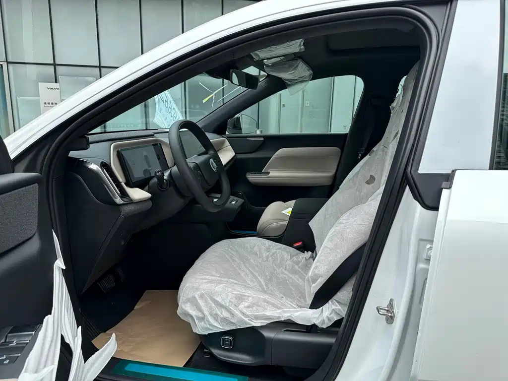 Volvo XC70 PHEV — миниатюра 8